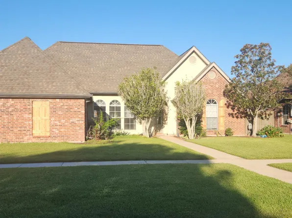 216 Cresthill Dr, Youngsville, LA 70592