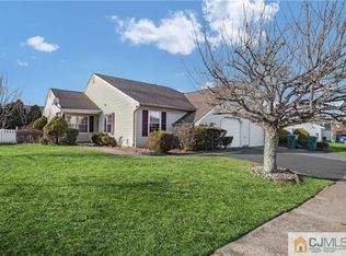 24 Rainford Rd, Edison, NJ 08820