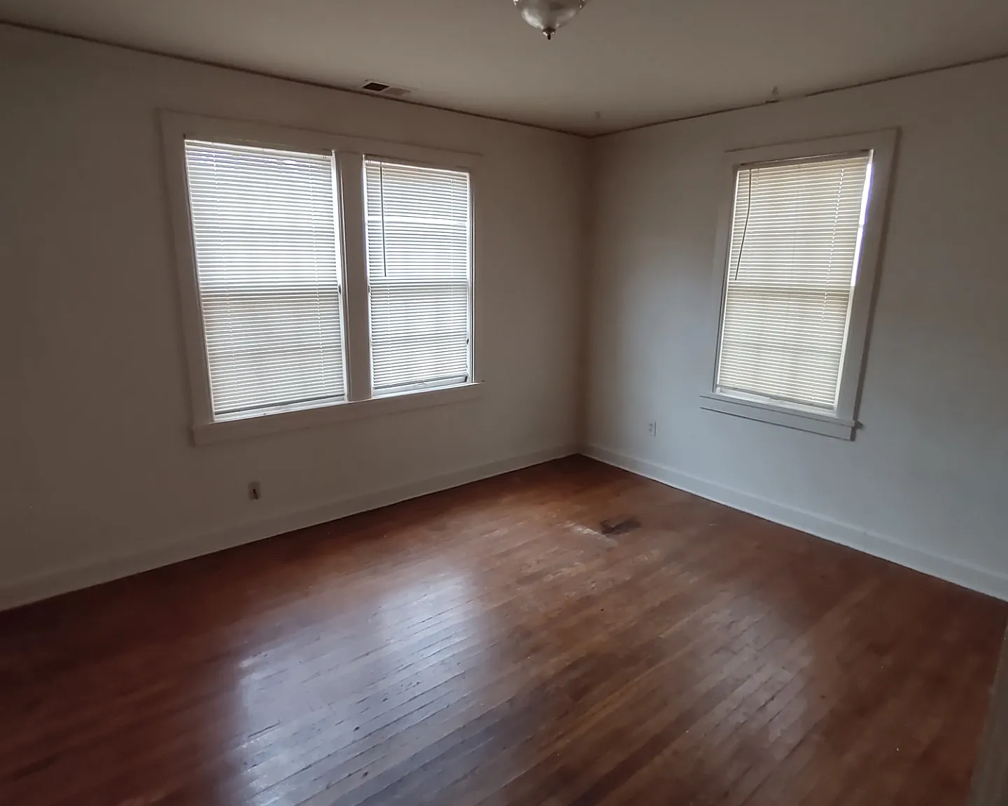 2 bed, 1049 sqft, $850 — Photo 4