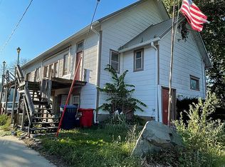 202 N Sycamore Ave, Garrison, IA 52229