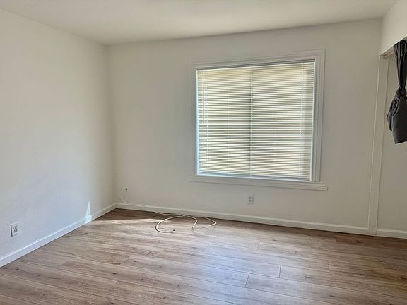 3rd image of 1735 E Washington St APT G12