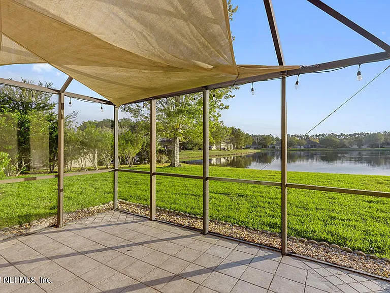 813 W American Eagle Dr — Photo 25