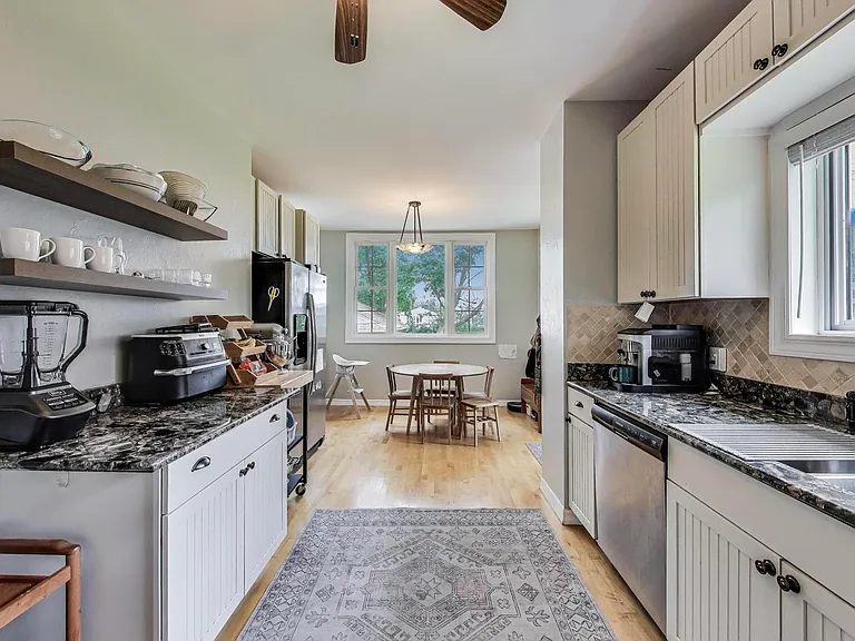 36 E Touhy Ave — Photo 10