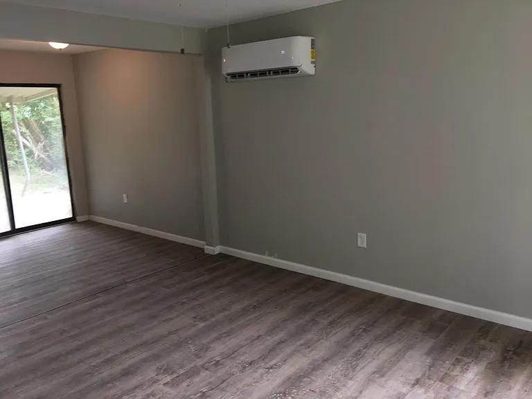 2909 Wilson St — Photo 3