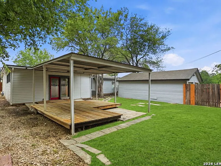 466 Sandalwood Ln — Photo 25