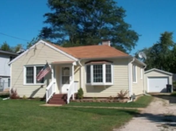 21328 121st St, Bristol, WI 53104