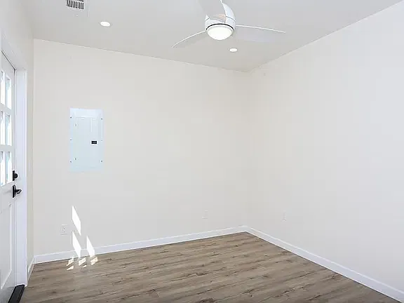 1 bed, 558 sqft, $3,000 — Photo 3