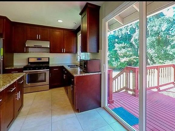 5th image of 12120 SE 45th Pl