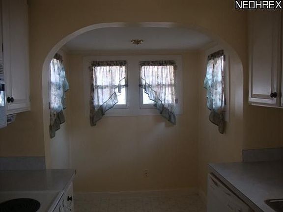4th image of 904 S Vine St