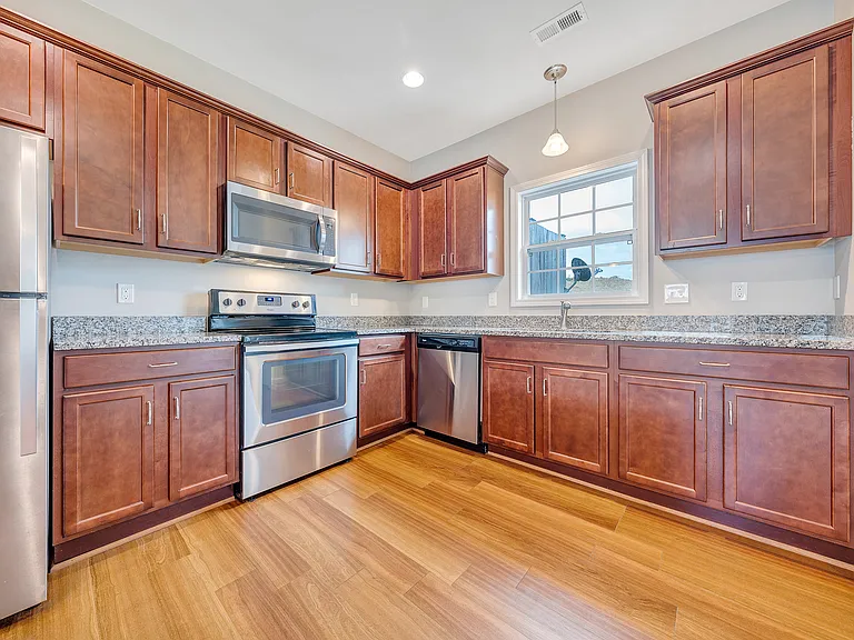 300 Lunaria Ln NW — Photo 6