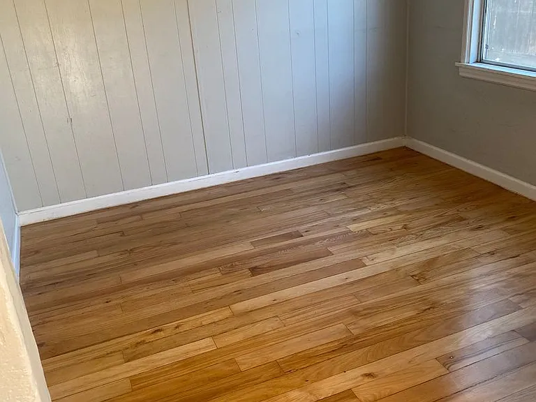 1650 Laurel Ave — Photo 3