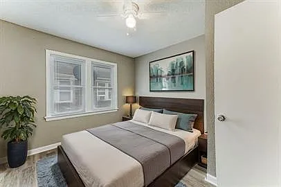 Central Park Apartments — Photo 19