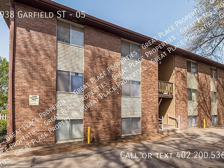 1938 Garfield St #5 — Photo 1
