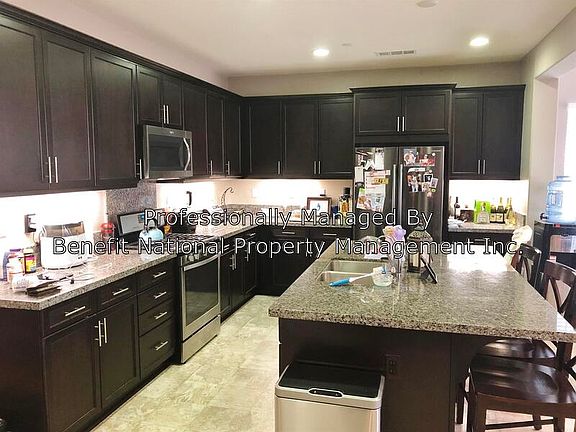 3rd image of 29674 Eastbank Dr