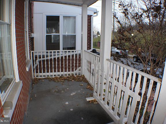 2nd image of 817 N Clayton St