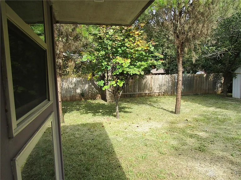 3413 Rocky Hollow Trl — Photo 30