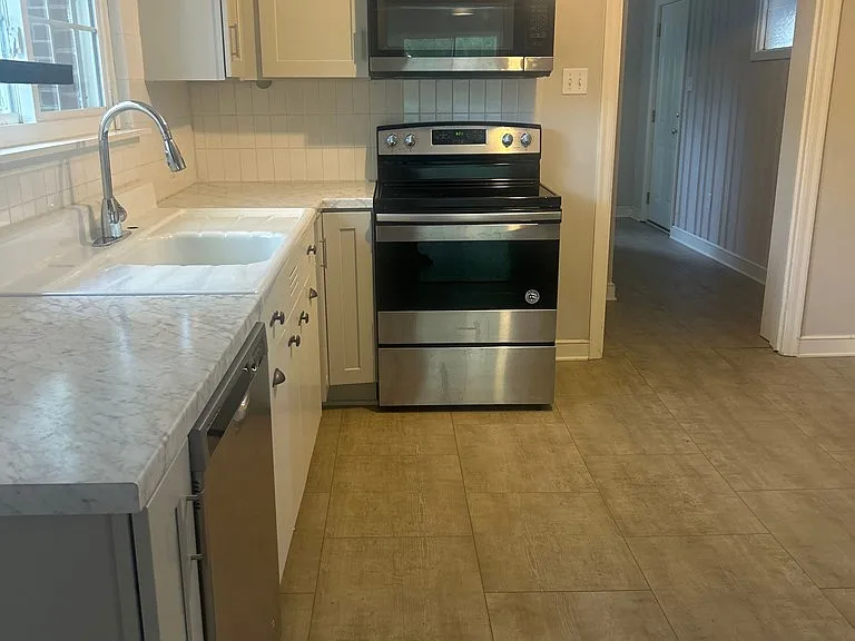 418 Cothran Ave — Photo 2