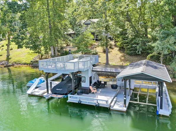 228 Cove Rd, Penhook, VA 24137