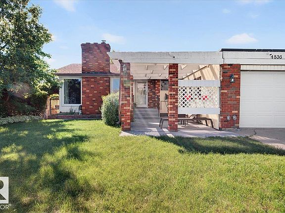 4th image of 4836 49th St