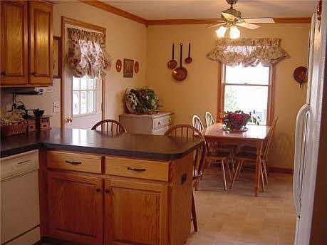 Kitchen-Dinette - looking south
