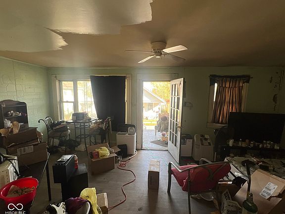 5th image of 607 Reid St