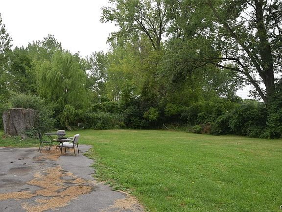 4th image of 6086 Court Street Rd