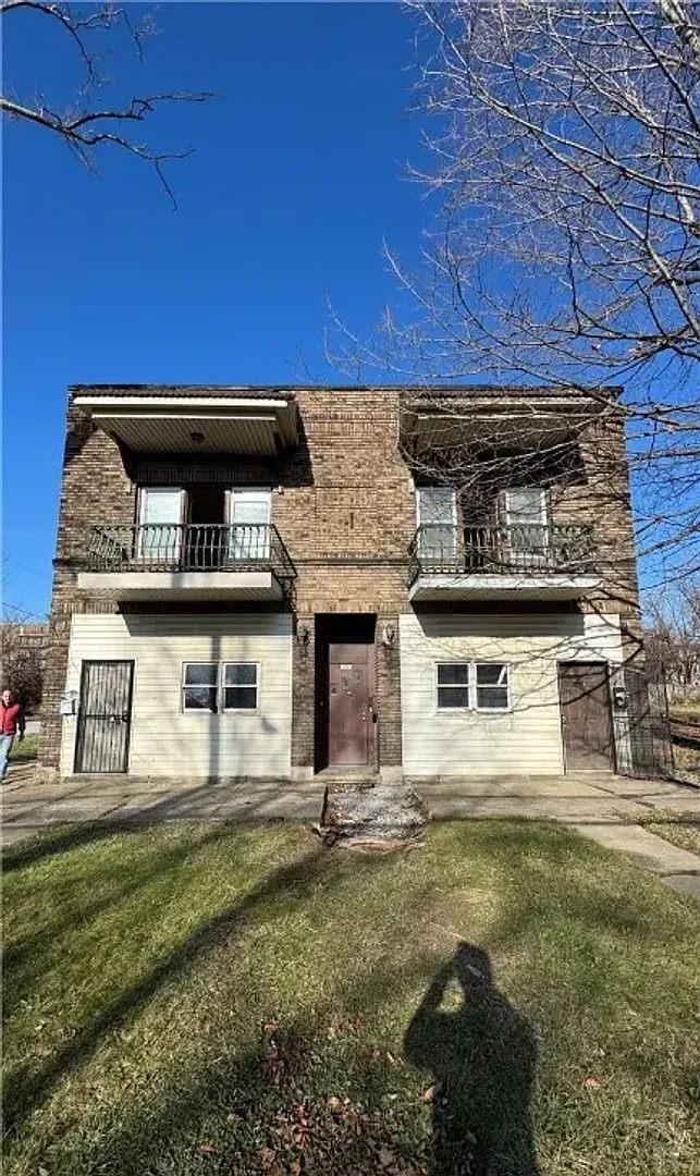 14201 Westropp Ave — Photo 1