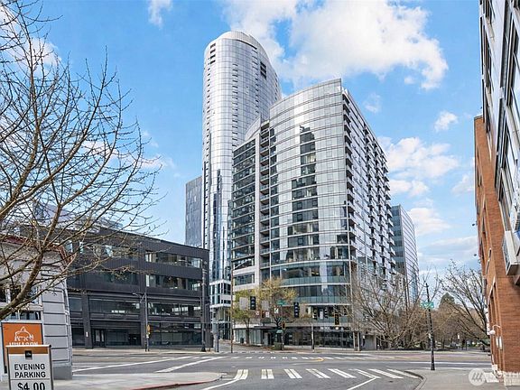 3rd image of 820 Blanchard Street #1506