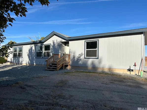 102 Chateau Way, Yerington, NV 89447