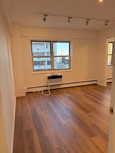 40 Sutton Pl #7A Photo 1