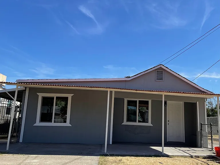 1964 S Adelbert Ave — Photo 1