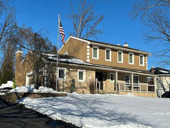 3rd image of 15 Appomattox Dr