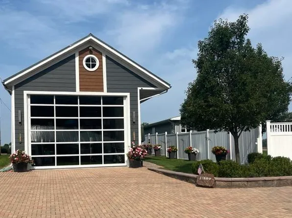 11889 N Forest Dr, Syracuse, IN 46567