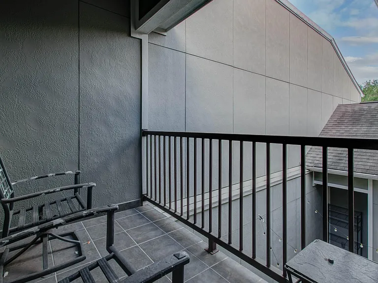 10205 Brooktree Dr — Photo 22