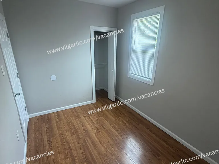 3917 Pulaski St — Photo 16