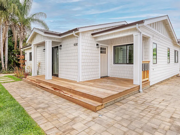 4285 La Salle Ave — Photo 1