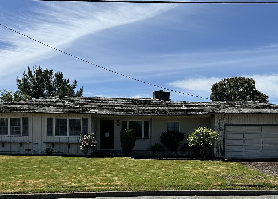 1st image of 2147 Queens Ln
