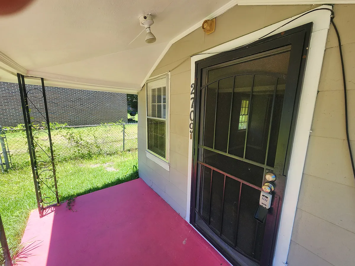 Building Photo - 2709 Roosevelt St