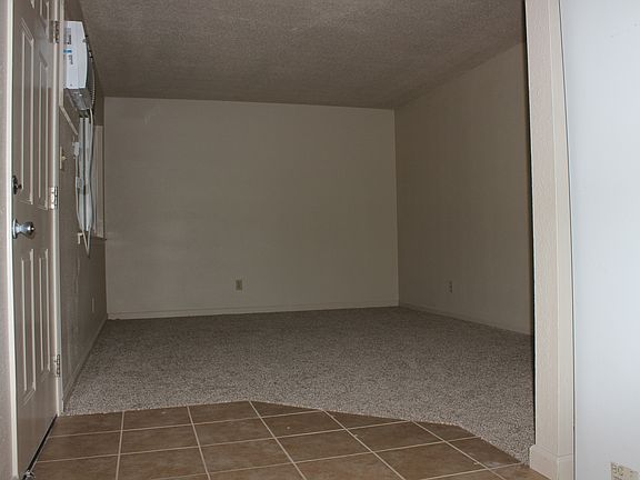 2nd image of 924 Lawton Ave