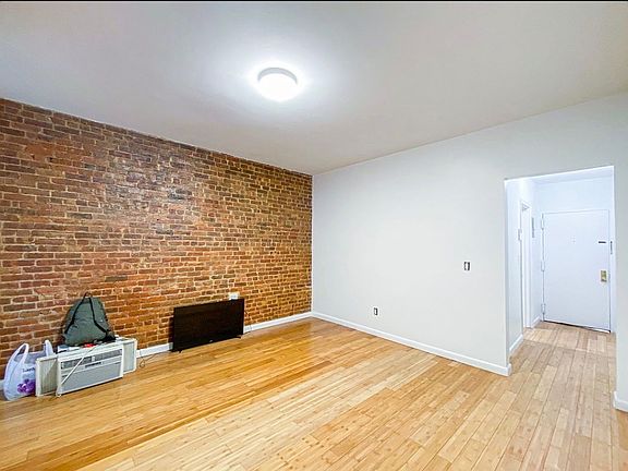 3rd image of 454 W 47th St APT 1R