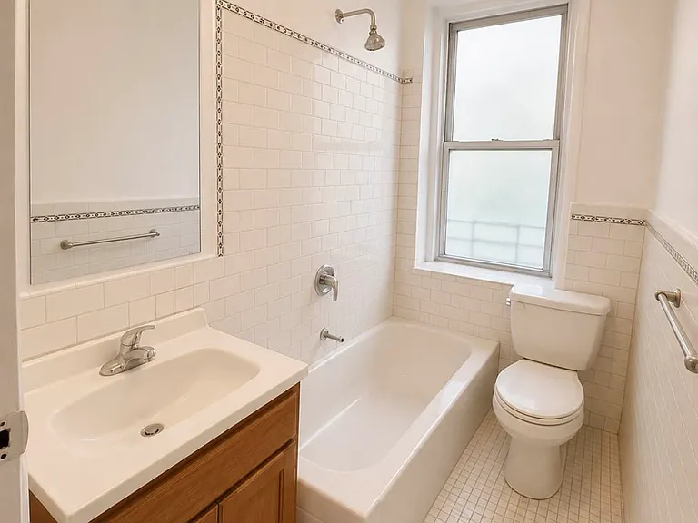 1504 Sheridan Ave #1L — Photo 3