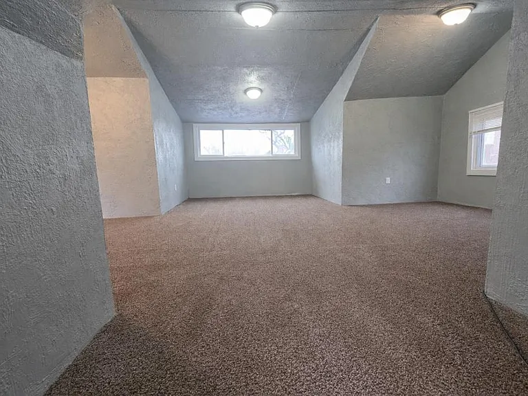 2530 Fullerton Ave — Photo 16