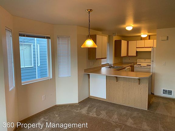4th image of 651 NE Ellis Way #A102