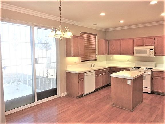 3rd image of 13860 Summer Wind St