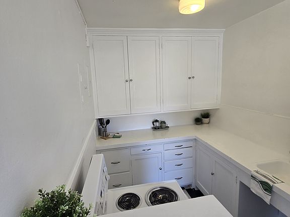 4th image of 4555 15th Ave NE #Dd224