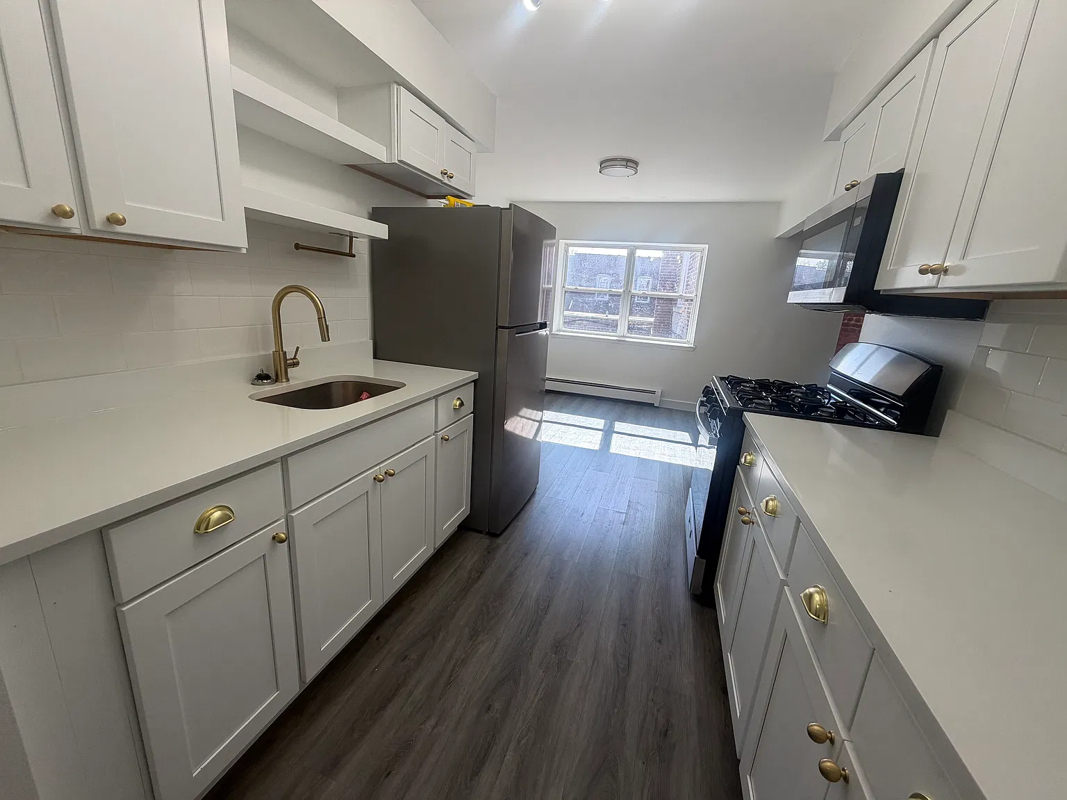 1 bed, 700 sqft, $2,150 — Photo 2
