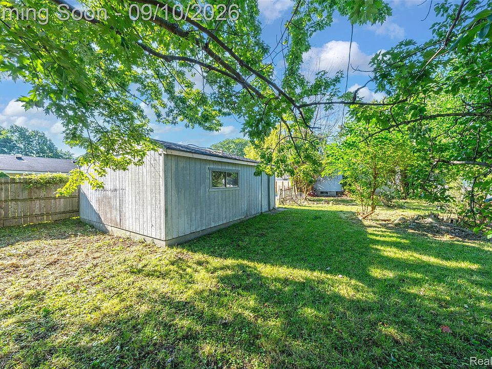 24935 Trombley St, photo 27