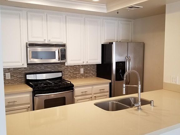 2nd image of 1031 N Crescent Heights Blvd #100E