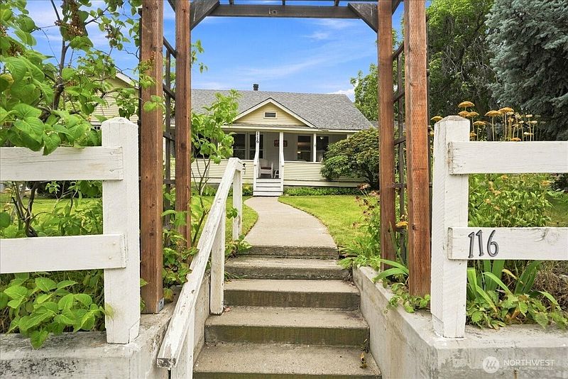 4th image of 116 E Farnham Avenue