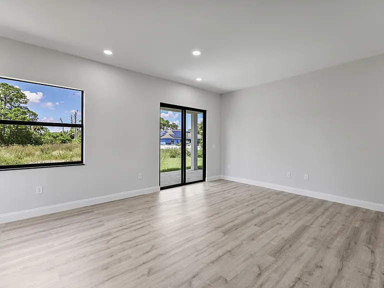 556 Sherwood Ave S — Photo 24